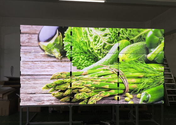 Zoll 500nits des Berg-250W 55 Fahrwerk-Video Fernsehwand an der Wand befestigte 1.8mm Einfassung